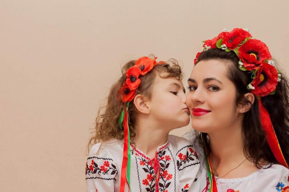 Людмила з донькою