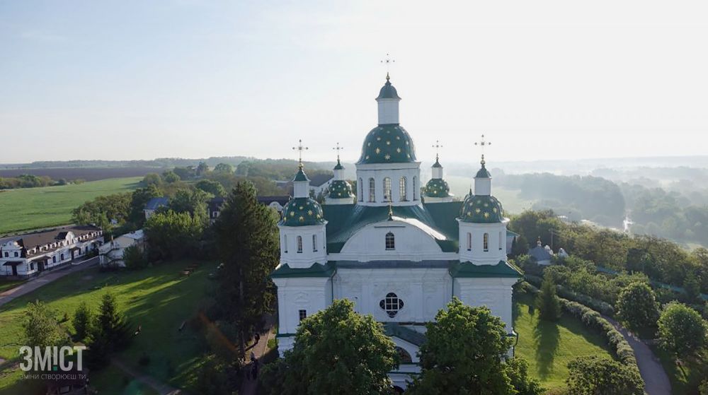 Мгарський монастир. Фото – з вільних джерел