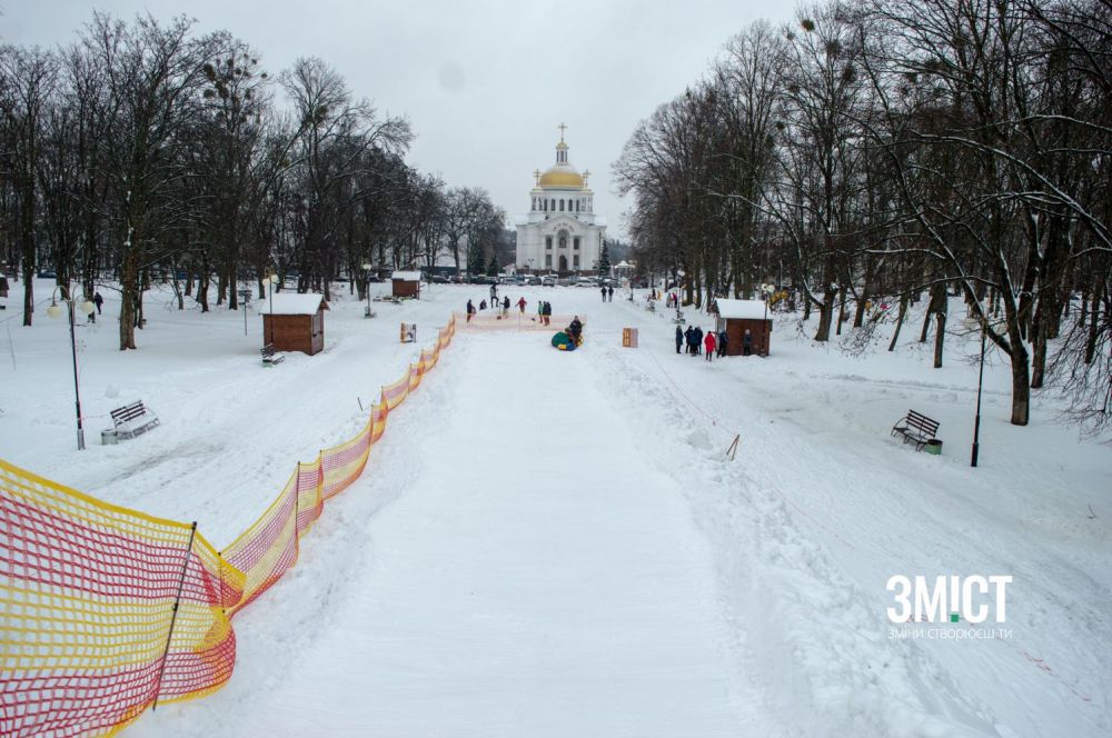 Готова гірка для тюбінгу