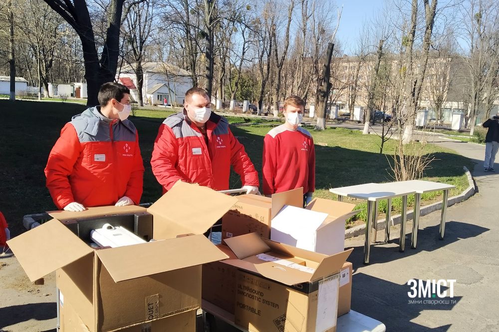 «Нова пошта» передала медобладнання полтавській інфекційної лікарні