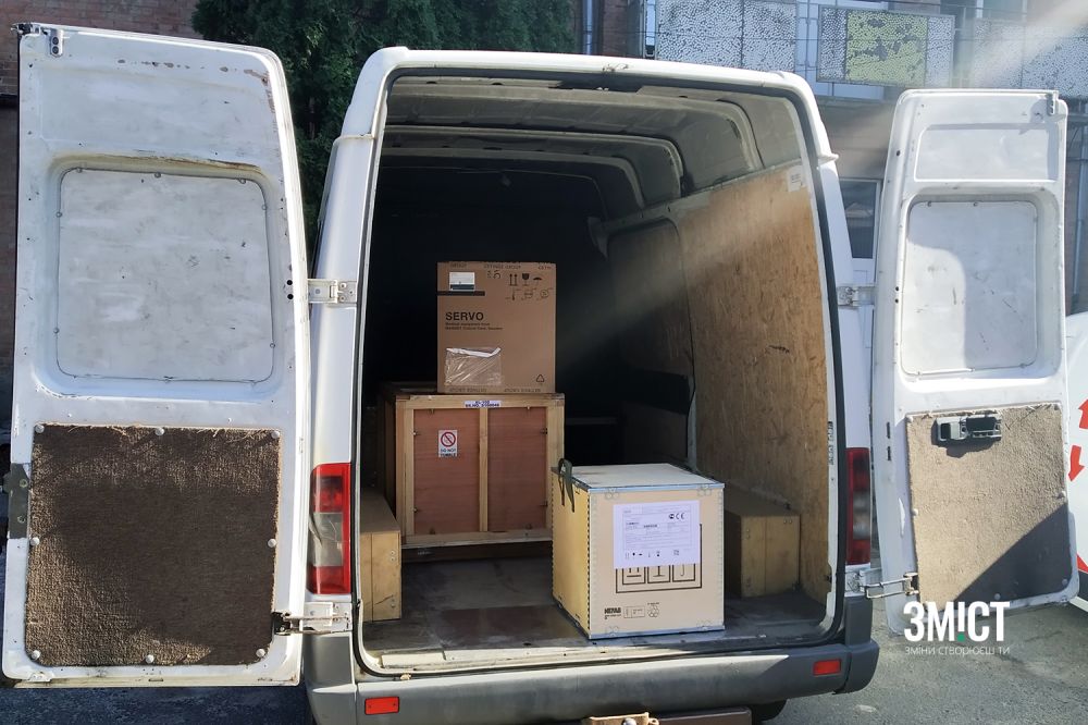 «Нова пошта» передала медобладнання полтавській інфекційної лікарні