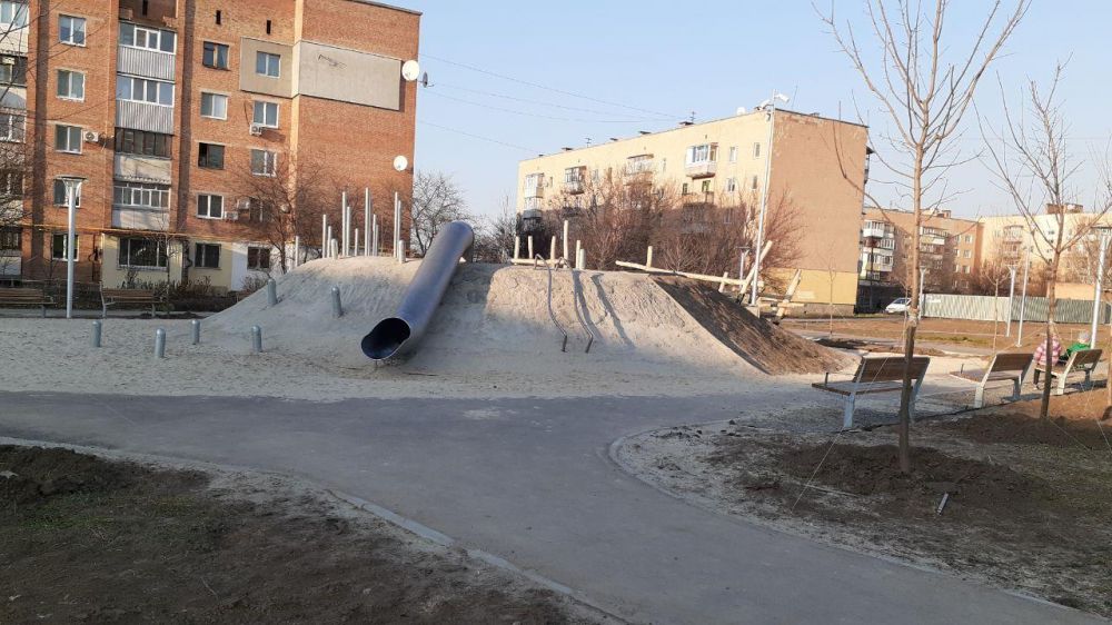 Бетонна гора, яку мають обтягнути гемою